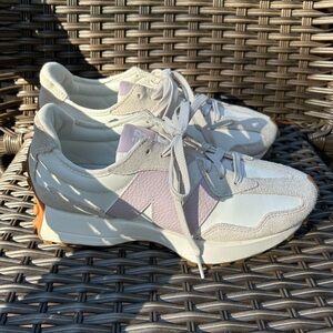 New Balance 327 Women's White and Pink Sneakers